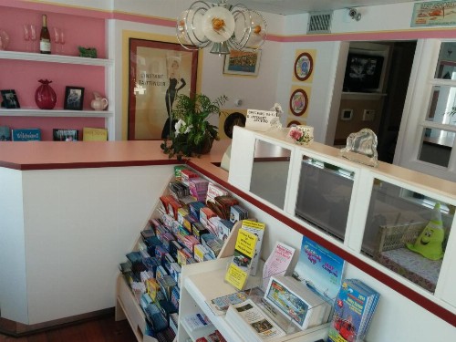 Pink Champagne Motel - image 32