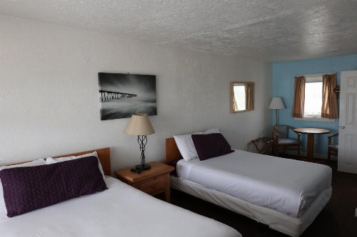 Pink Champagne Motel - image 40