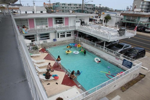 Pink Champagne Motel - image 41
