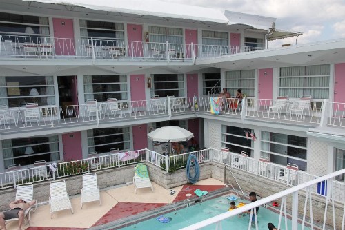 Pink Champagne Motel - image 50