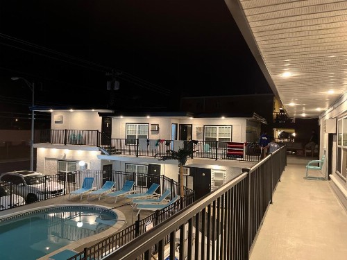 Blue Diamond Motel - image 20