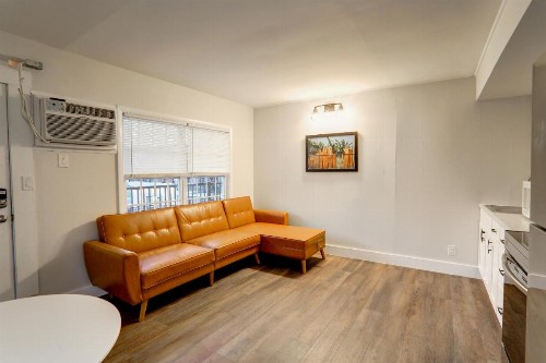 Blue Diamond Motel - image 34