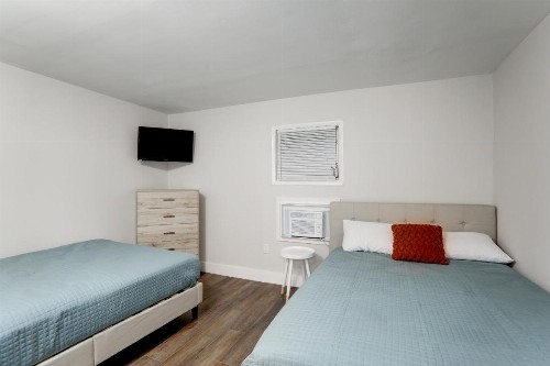 Blue Diamond Motel - image 39