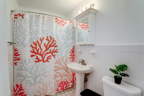 Blue Diamond Motel - image 43