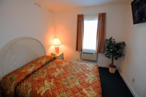 Riviera Resort & Suites - image 34