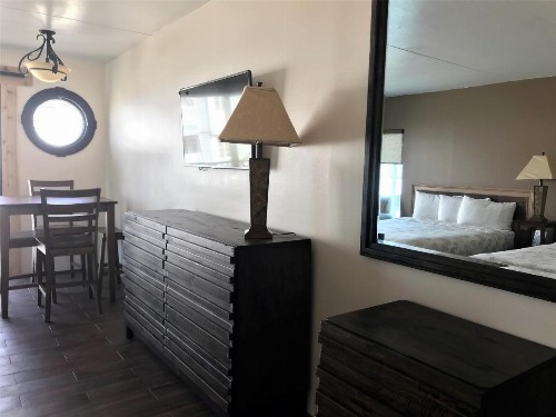Ala Moana Motel & Suites - image 30