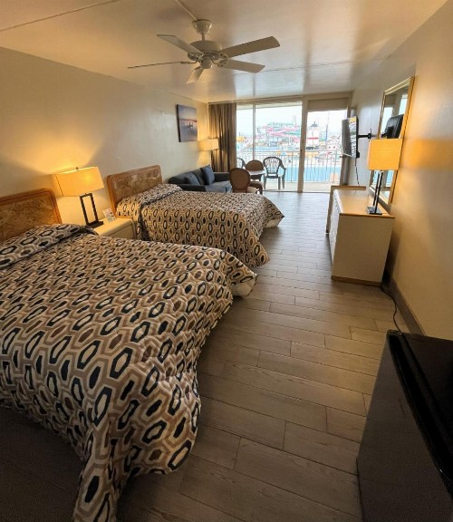 Landmark Motel - image 21