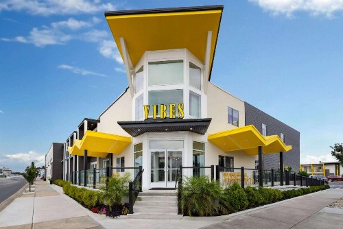 Binns Motor Inn