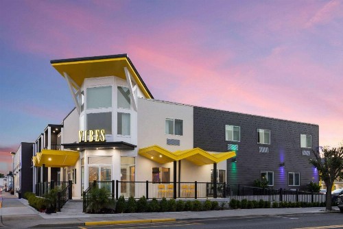 Binns Motor Inn - image 34