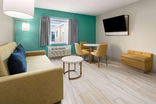 Binns Motor Inn - image 4