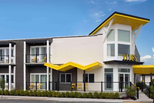 Binns Motor Inn - image 7