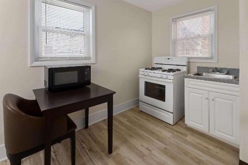 Wildwood Inn - image 10