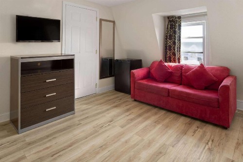 Wildwood Inn - image 17