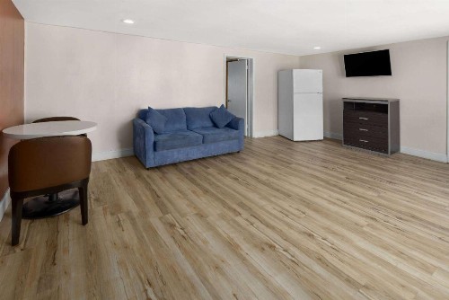 Wildwood Inn - image 20