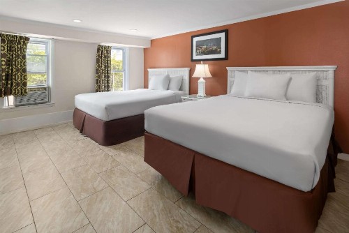 Wildwood Inn - image 21