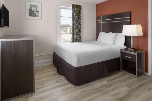 Wildwood Inn - image 23