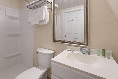 Wildwood Inn - image 29