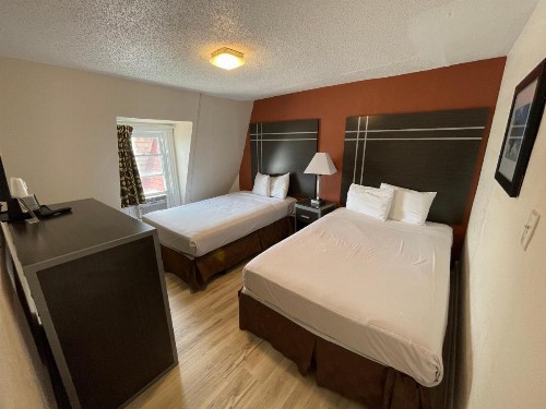 Wildwood Inn - image 36