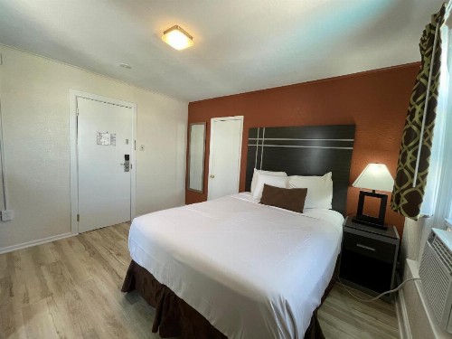 Wildwood Inn - image 38