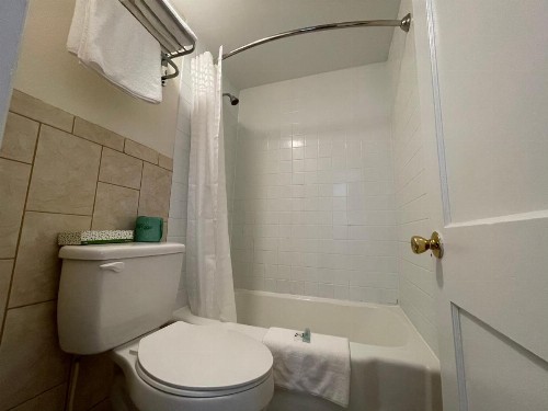 Wildwood Inn - image 45