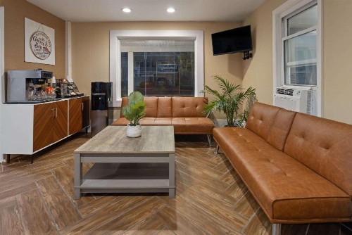 Wildwood Inn - image 5