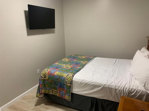 Paradise Inn - image 11