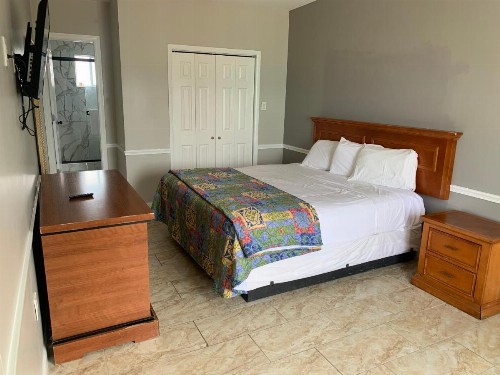 Paradise Inn - image 15