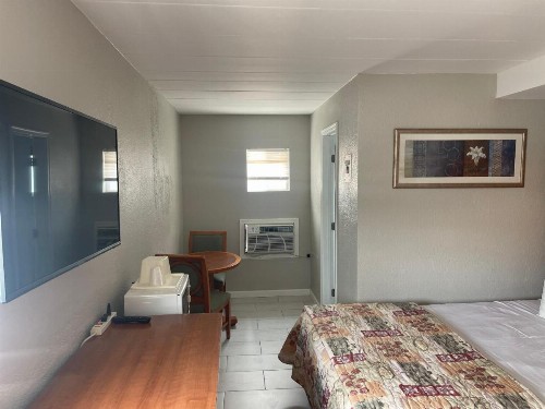 Paradise Inn - image 2