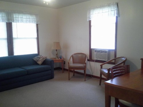 Sunflower Motel - image 2