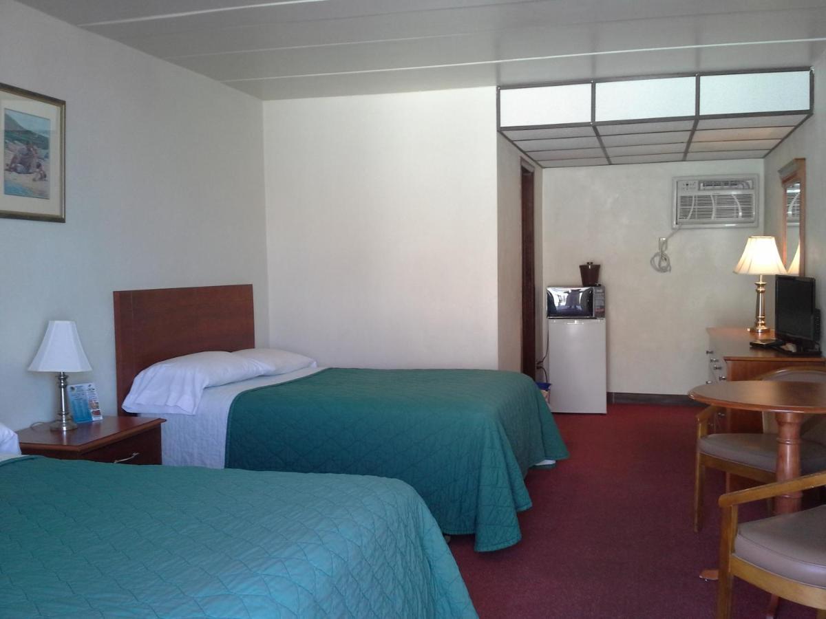 Sunflower Motel - image 7