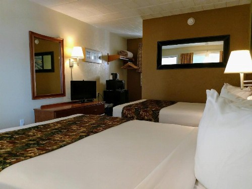 Marlane Motel - image 15