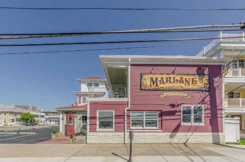 Marlane Motel - image 19