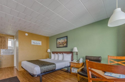 Marlane Motel - image 25