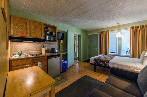 Marlane Motel - image 5