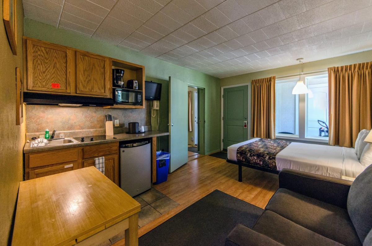 Marlane Motel - image 5