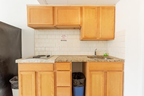 Premiere Motel - image 22