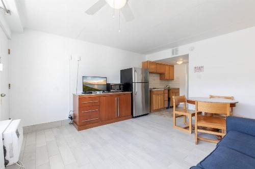 Premiere Motel - image 32