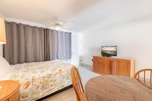Premiere Motel - image 37