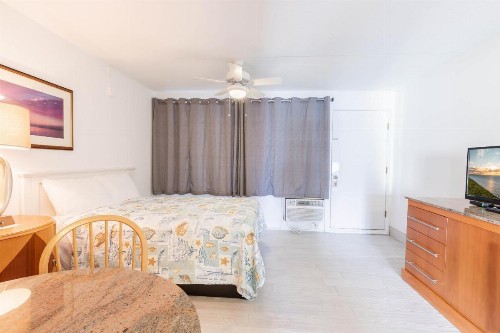 Premiere Motel - image 39