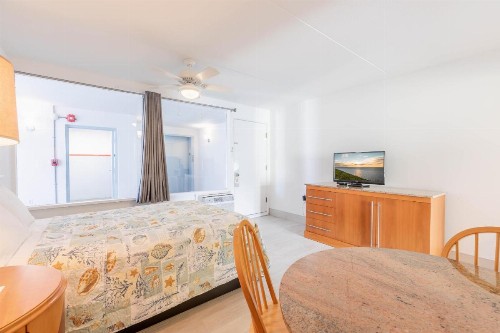 Premiere Motel - image 40
