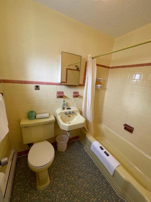 Rus Mar Motel - image 30