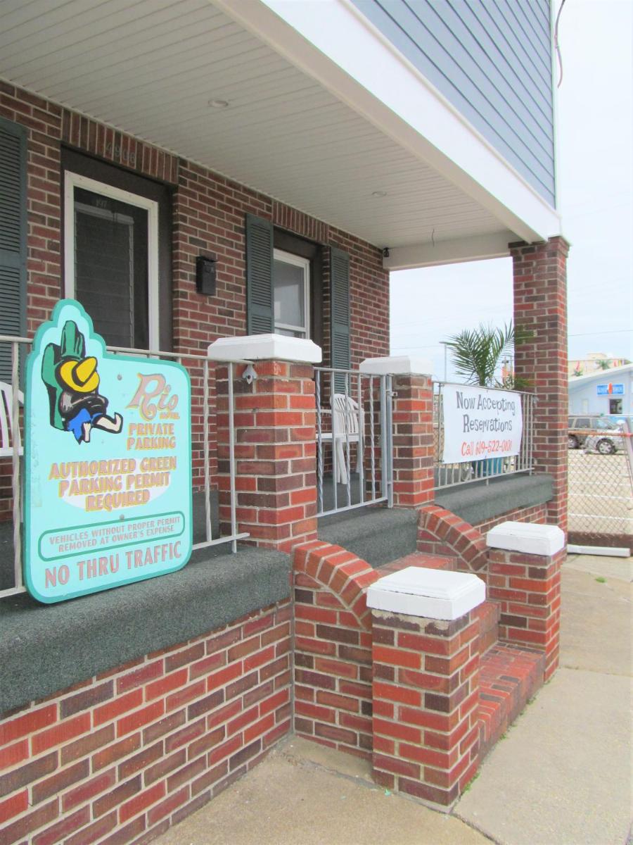 Rio Motel and Suites - image 2