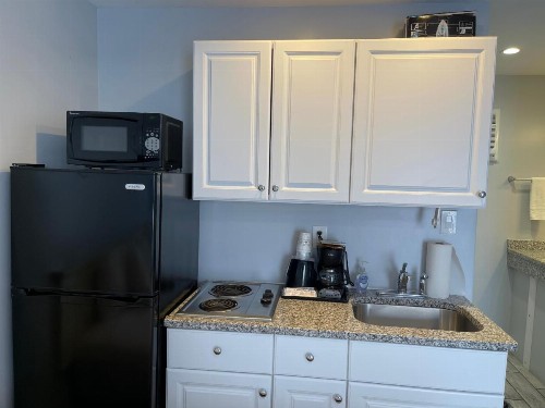 Rio Motel and Suites - image 3
