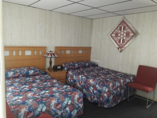 Suitcase Motel & Travel - image 17