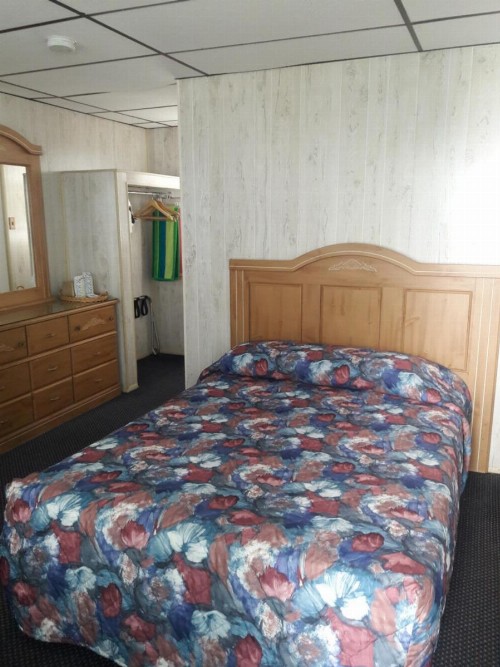 Suitcase Motel & Travel - image 18