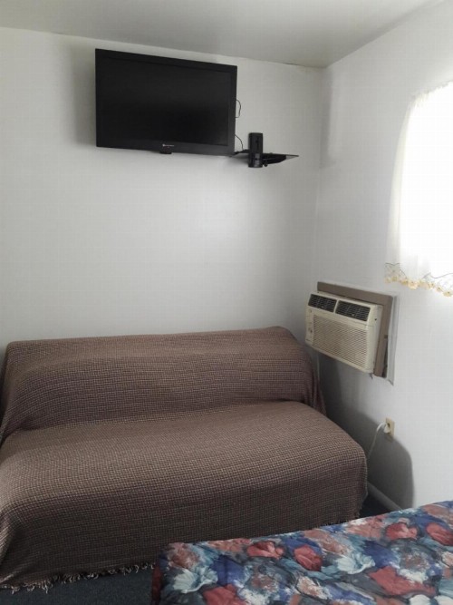 Suitcase Motel & Travel - image 5