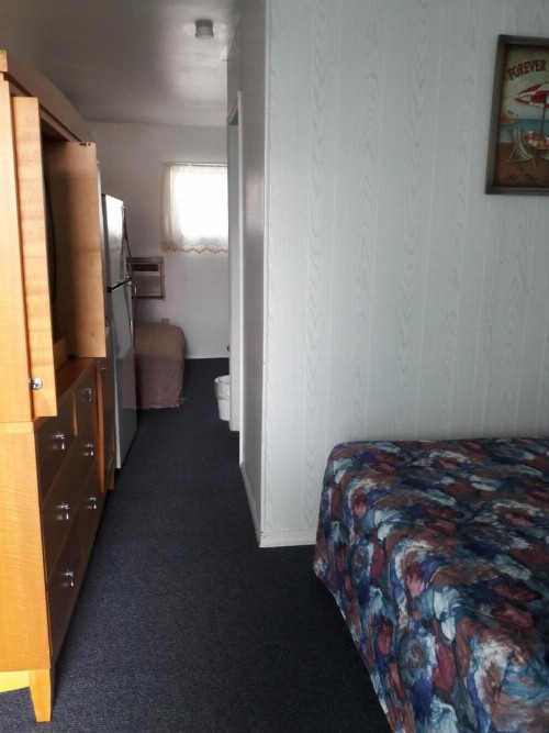 Suitcase Motel & Travel - image 7