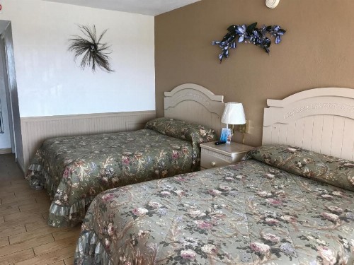 Starfire Motel - image 13