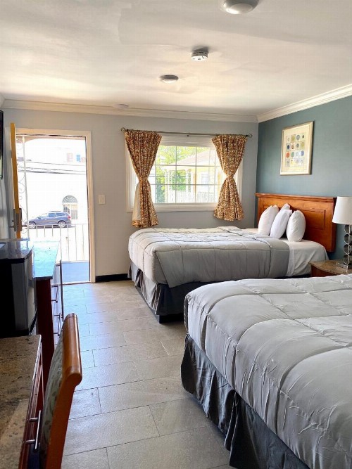Sunrise Inn - image 6