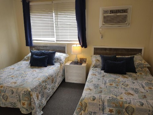 Pilgrim's Pride Motel - image 12